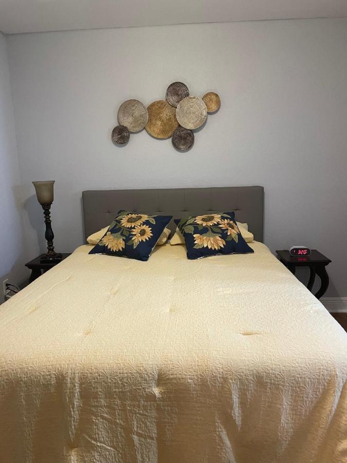 Twelve Oaks Modern Independent Apartment Tampa Buitenkant foto