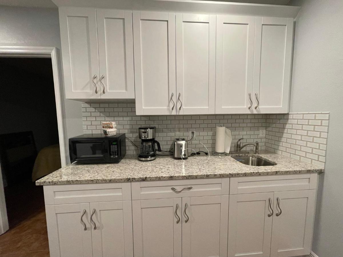 Twelve Oaks Modern Independent Apartment Tampa Buitenkant foto