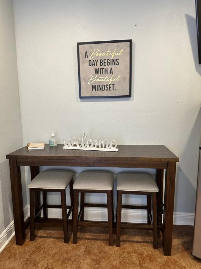 Twelve Oaks Modern Independent Apartment Tampa Buitenkant foto